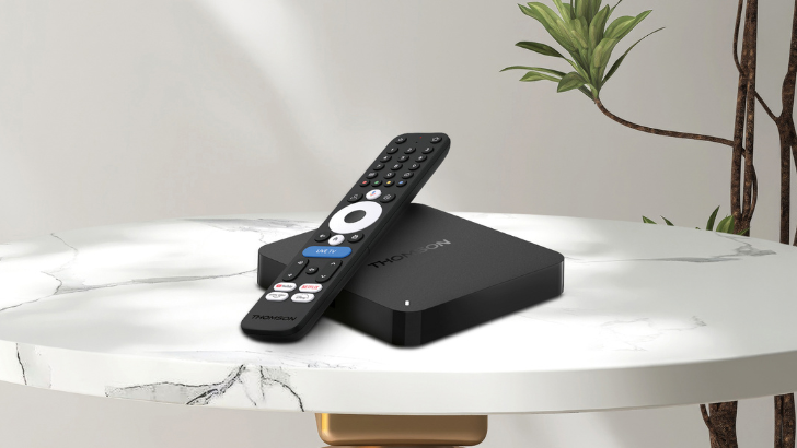 THOMSON anunță 245 – micul TV Box care îți face televizorul smart