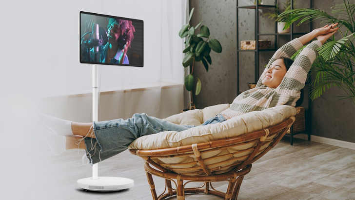 THOMSON Go Plus Pro UHD, la pantalla portátil con ruedas que quiere estar en tu salón, tu cocina y hasta en tu terraza